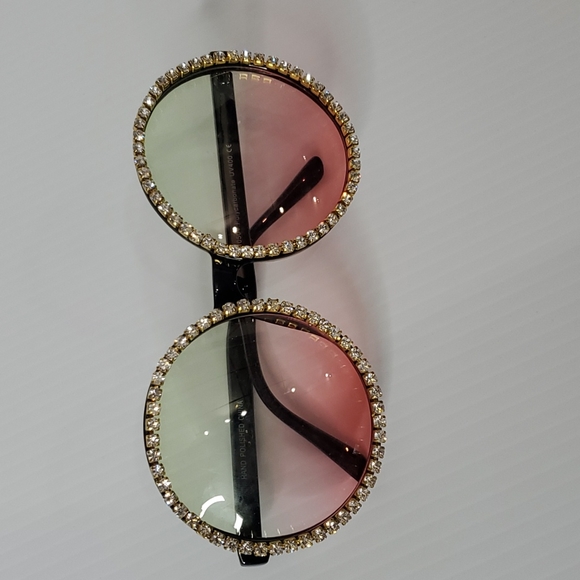 Accessories - Big round sunglasses with bling